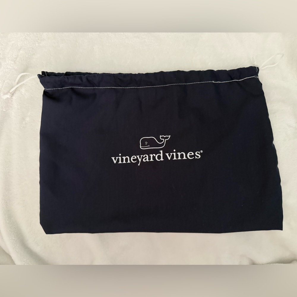 unisex navy cloth draw string bag - vineyard vines!